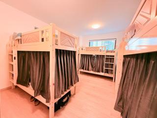 Bed space Available in Luxury Apartment 101 - 3