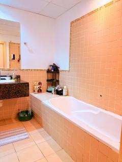 Bed space Available in Luxury Apartment 101 - 3