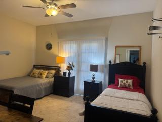Private First-Floor Guest Suite with 2BR 1Bath full Kitchen - Tracy - 6