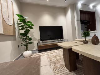 Elegant 3-Bedroom Apartment Smart Entry - 7