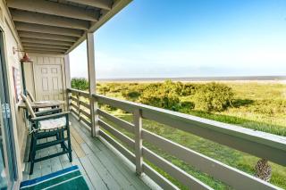 Resort views - Huge Balcony - Steps to the beach! - 0