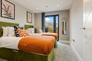 Luxury Vera Mitchell Apartment by LRI Hospital - 8