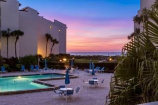 Siesta Breakers on Crescent Beach - 6