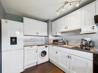 City-Centre Apartment - Holyrood - 9