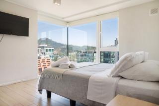 Modern Apartment with Unbeatable View - 0