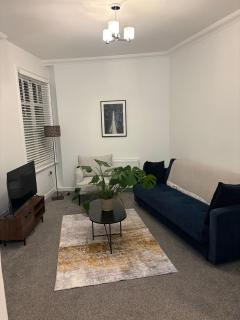 Luxury Three Bedroom Duplex Apartment Torquay Marina - 3