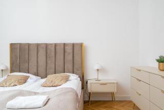 Powiśle Riverside Apartment by BookingHost - 3