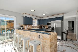 Resort-Style - Pool - Hot Tub - Loft - Game Room - 8