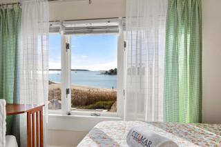 Waterfront Private Beach Gorgeous Views - 9