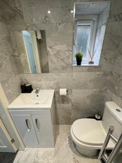 4 Bed En-suites close to City centre &Uni Parking - 6