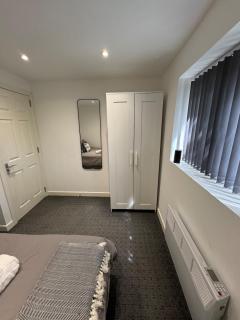 4 Bed En-suites close to City centre &Uni Parking - 5