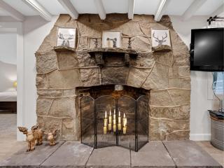 Lolo Bear Cabin Rustic Pets OK Mt Hood retreat - 3