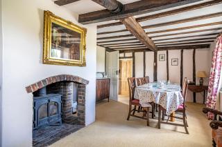 Cleaver Cottage - 3