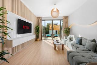 Exclusive Peaceful Villa Private Pool & Garden - 8