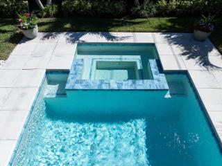 Naples Beach Retreat Bike to Beach! 4 Bed 2 Bath - 4