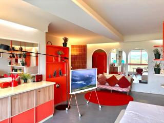 Urban Palette Studio Retreat with Mangrove Views - 1