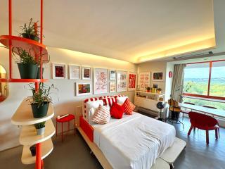 Urban Palette Studio Retreat with Mangrove Views - 9