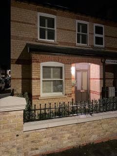 Stamford 3 bed I Free Parking I Belmont Places - 4