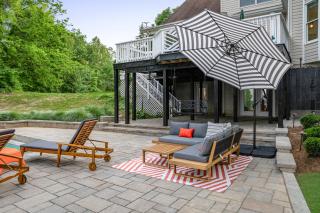 Secluded 3 Acre 5 BR Resort with Heated Private Lakeview Saltwater Infinity Pool, Hot Tub, Boat House, Sauna, and Game Room - 4