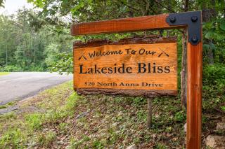 Secluded 3 Acre 5 BR Resort with Heated Private Lakeview Saltwater Infinity Pool, Hot Tub, Boat House, Sauna, and Game Room - 8