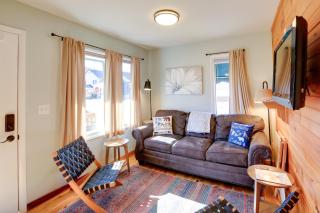 Less Than half Mi to Damascus Town Park Cozy Cabin with Deck - 2