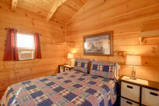 Bike, Hike, Ride & Fish from Cozy Creekside Cabin - 1