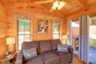 Pet-Friendly Damascus Cabin with Deck and Mtn Views! - 5