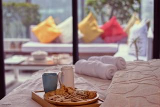 Large Terrace, Premium Location Free Parking - 0