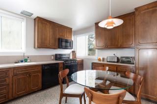 Mid-Century Modern Home in Daly City - 4