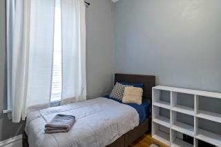 Pet-Friendly 2BR Apt w Office & Roku Free Parking in STL - 8