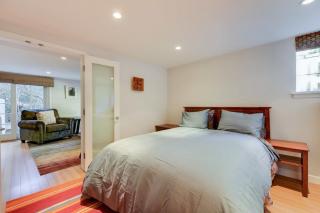 Aesthetically Elegant Downstairs Unit in Oakland - 6