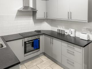 Barnsley Terrace Getaway Nearby Peak District - 4