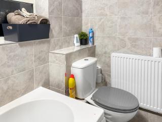 Barnsley Terrace Getaway Nearby Peak District - 1