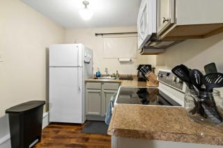 Ground-Floor Forest Park Studio with Parking & Washer Dryer - 6
