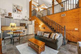 Whitetail Cabin - Getaway for 6 - 9