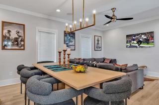 Ensemble-4 Unit Combo-8 mins to Broadway - 6