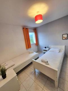 La Maison du Soleil Spacious Villa with Garden - 2