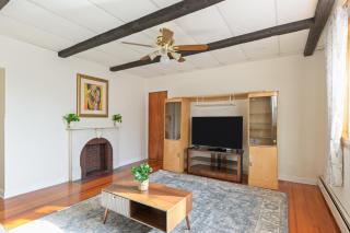 All-American classic,18 min to Manhattan - 7