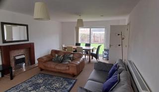 The Green House Durham Large Family & Contractor Stay Sleeps 12 with Ample Parking - 9