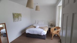 The Green House Durham Large Family & Contractor Stay Sleeps 12 with Ample Parking - 9