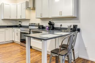 Stroll Festive Main St! Pet-Friendly Joplin Escape - 4