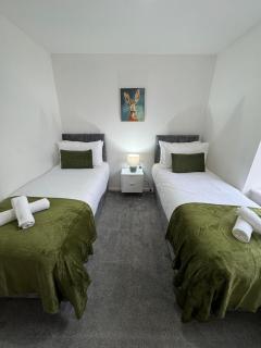 Chelmsford Central Flat with Dedicated Parking - 0