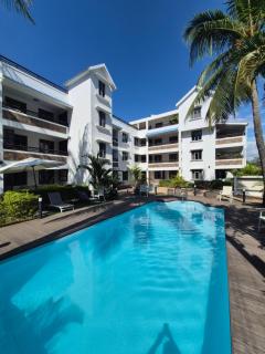 Les Cerisiers - Modern stylish apartment - 2 Mins walk to beach - 0