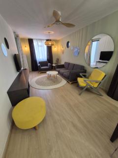 Les Cerisiers - Modern stylish apartment - 2 Mins walk to beach - 3