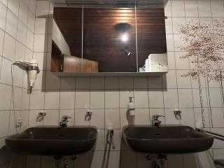 Apartment Shumiland, Eigene Etage near Messe & Airport, Ruhige Lage 40sqm - 1