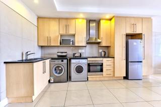 Glammys Suites at Hydro Park - 3