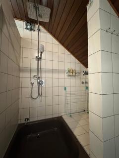 Apartment Shumiland, Eigene Etage near Messe & Airport, Ruhige Lage 40sqm - 2