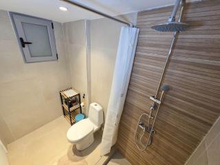 Moschato modern cozy apartment with private yard - 4