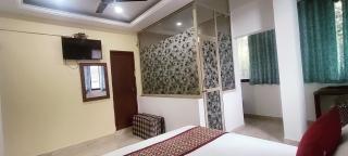 JS Holidayss Inn - 8