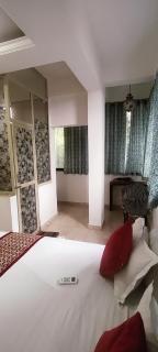 JS Holidayss Inn - 7